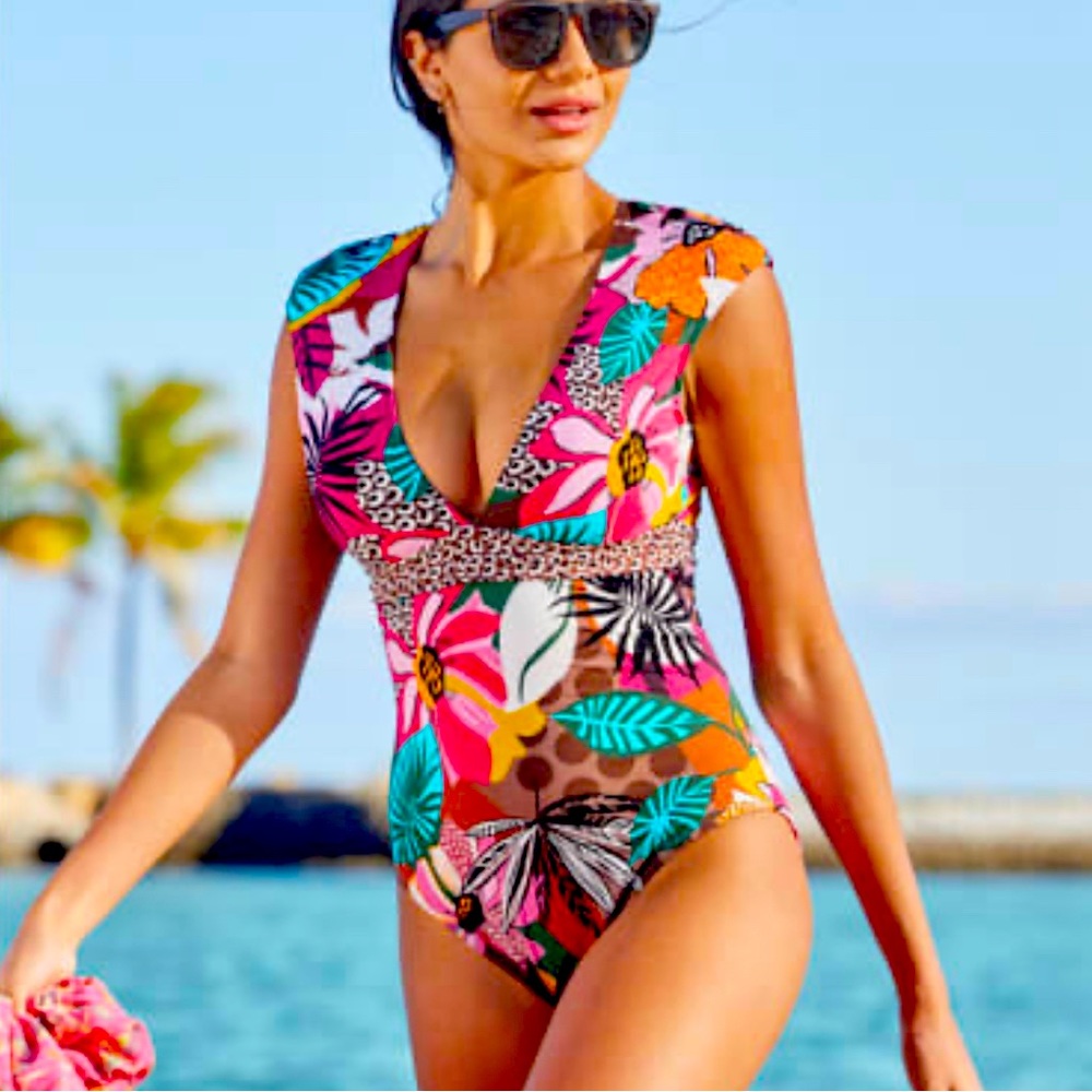 Bleu Rod Beattie Run Wild Cap Sleeved one-piece 10 NWT
